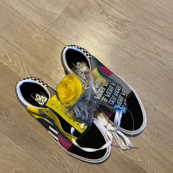 Shoes - Picture 2 of 4